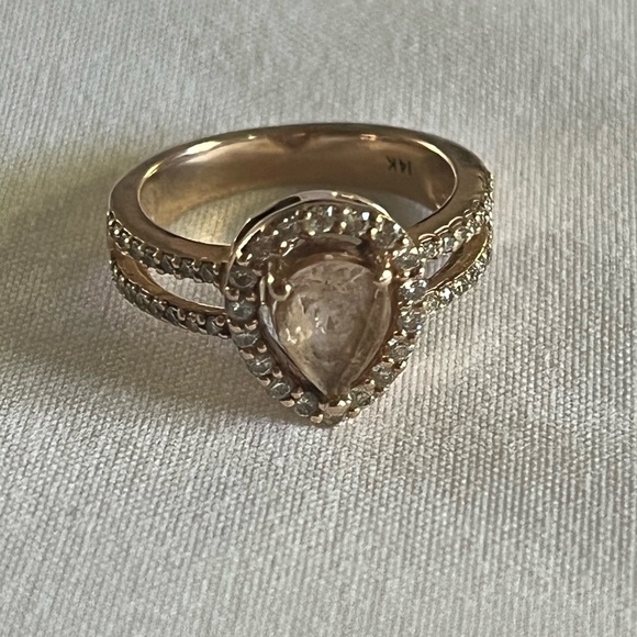 Morganite & Diamond Halo Ring – 14kt Rose Gold – Size 7 - Picture 4 of 8